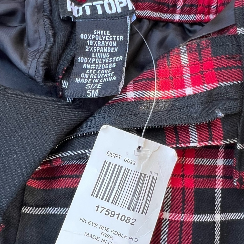 Hot Topic Plaid Pants Women's Small Black & Red Split Leg High Rise Women’s Size - Picture 8 of 8